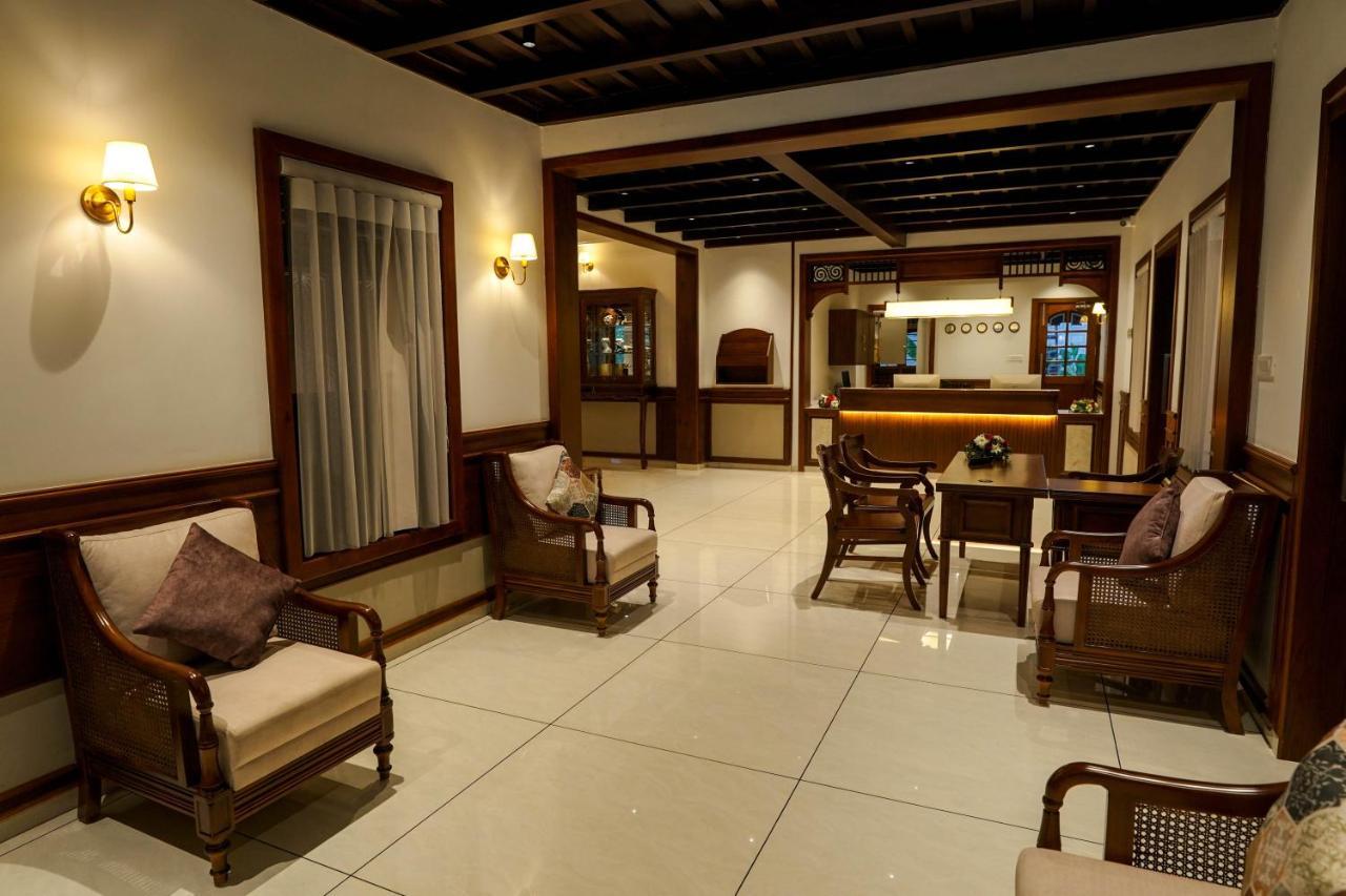Hotel Heritage Plaza Kottayam Exterior photo